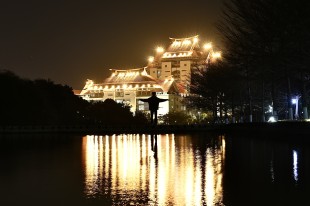 黑天鹅绒帷幕中的&ldquo;嘉&rdquo;