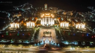 夜幕笼罩下的&ldquo;嘉园&rdquo;
